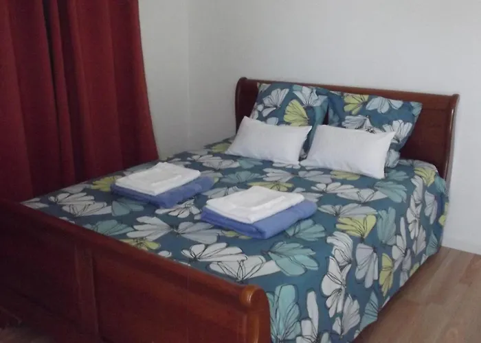 A Coté Des Plages Et Des Marais Salants De *