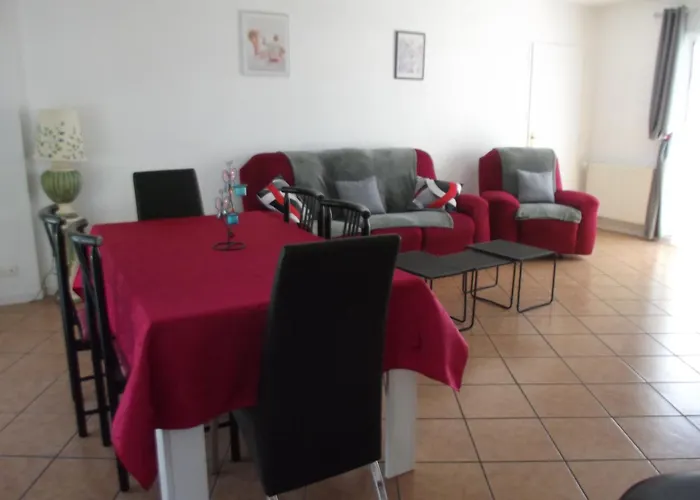 A Coté Des Plages Et Des Marais Salants De *